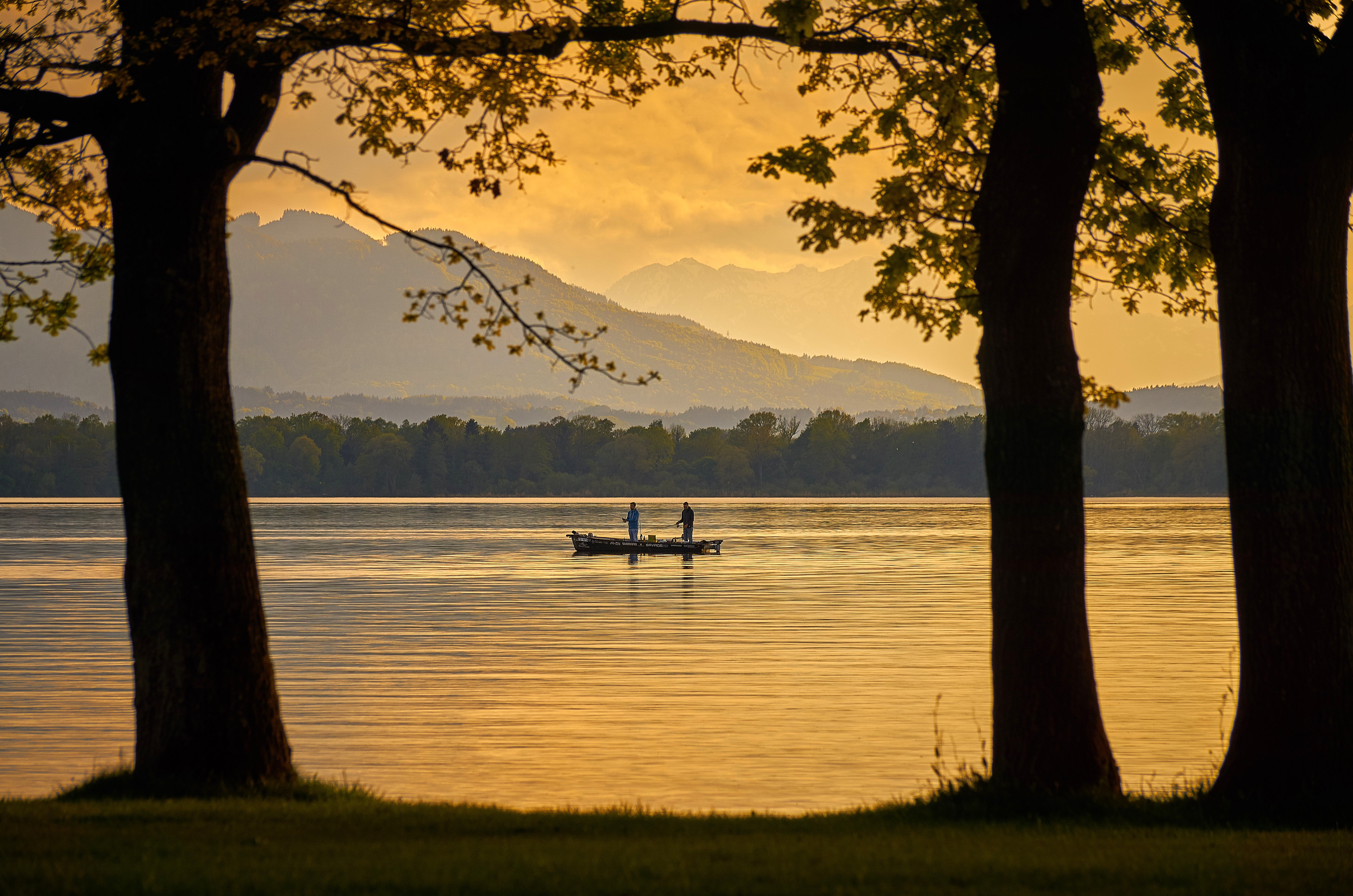 Taylor Jorgensen Photography - Boat Fishing Scene